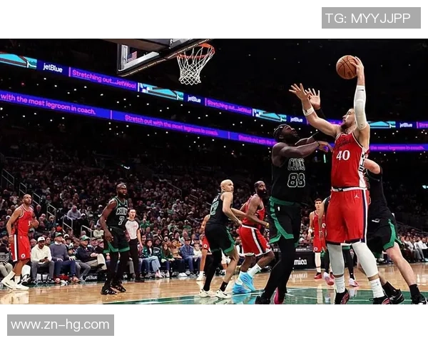 亚当斯三节半狂摘12篮板帕金斯盛赞其为内线巨无霸篮板机器 亚当斯三节半狂摘12篮板帕金斯盛赞其为内线巨无霸篮板机器